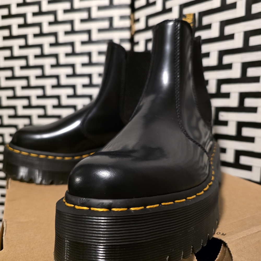 Dr. Martens 2976 Quad Chelsea Platform Boots Black Polished Smooth Leather US 7